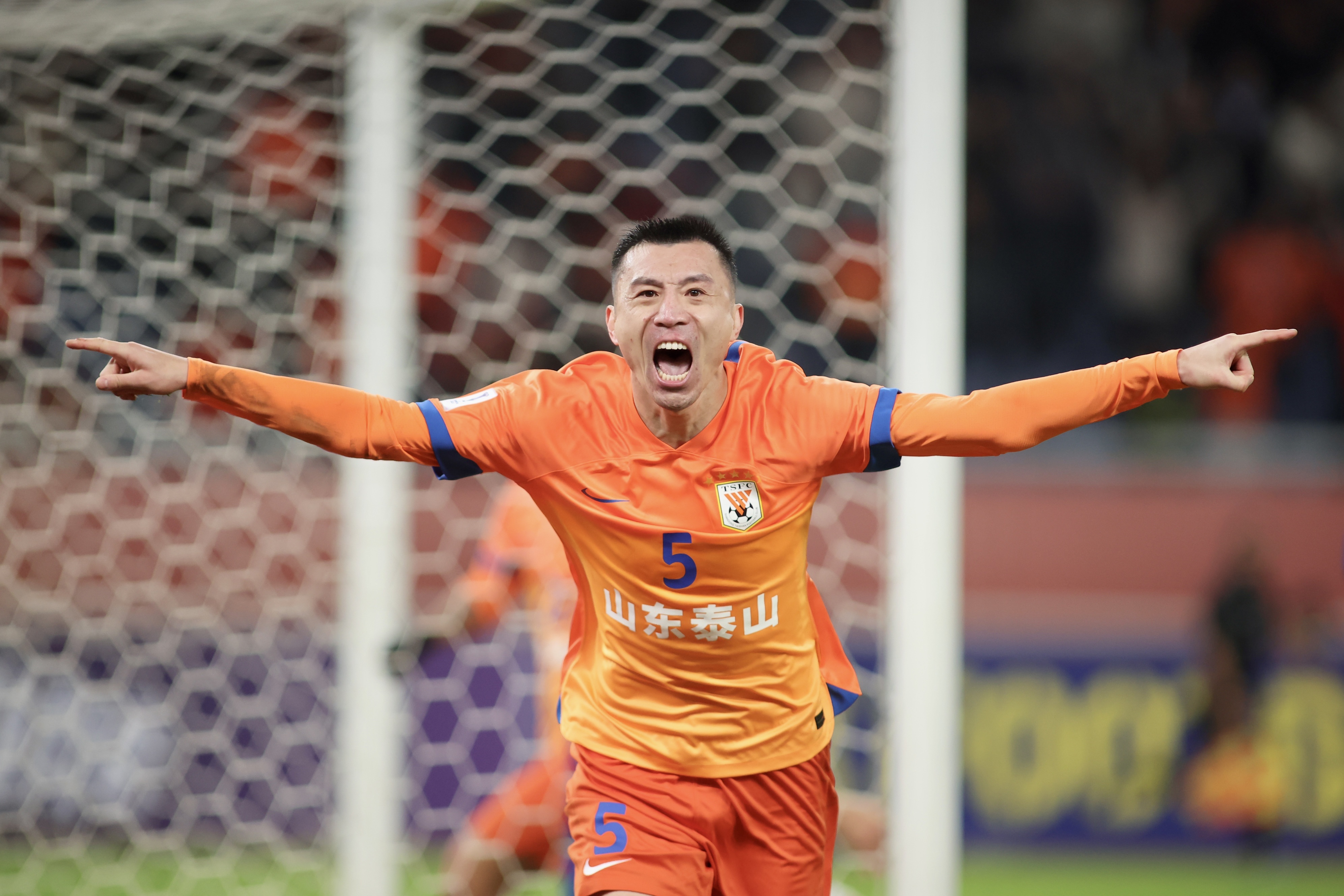 亚博体育入口-赛后突围战来临，山东男篮围绕欧冠队长鼓劲，信心回归，球队文化再被提及(足球小将歌词中文谐音)